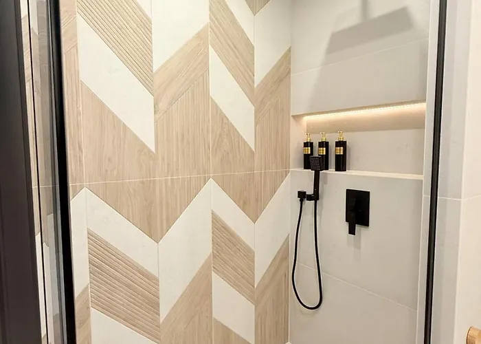 Lux Boutique 2 Bdr Right Next Gondola Lift Апартаменти