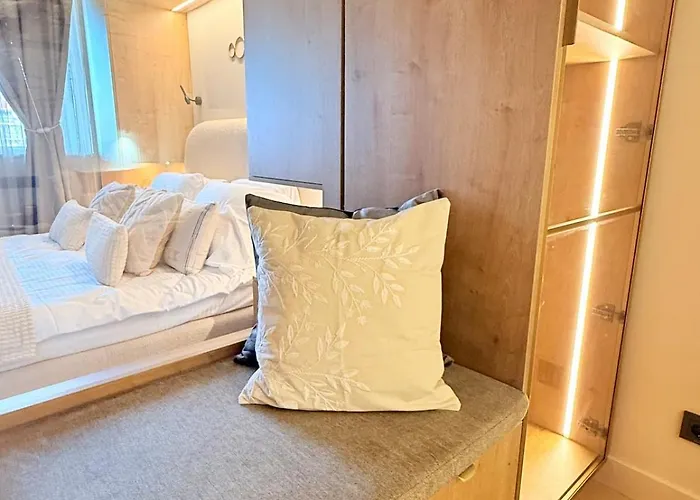 Lux Boutique 2 Bdr Right Next Gondola Lift Апартаменти *