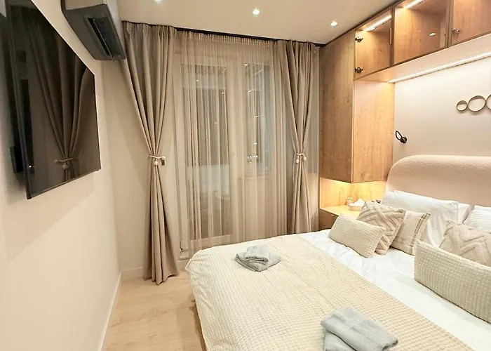 Lux Boutique 2 Bdr Right Next Gondola Lift Апартаменти *