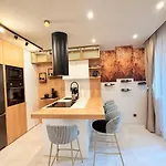 Lux Boutique 2 Bdr Right Next Gondola Lift Μπάνσκο