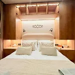 Lux Boutique 2 Bdr Right Next Gondola Lift