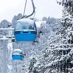 Lux Boutique 2 Bdr Right Next Gondola Lift *