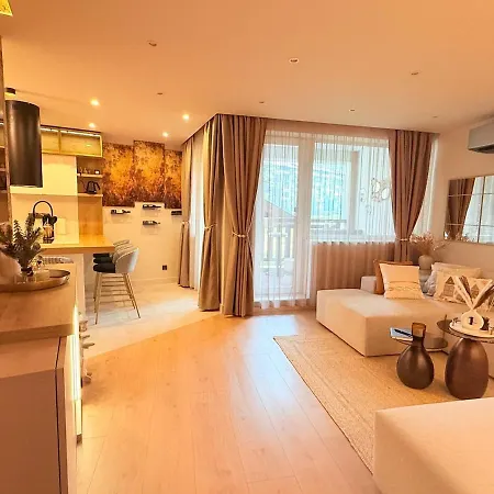 Lux Boutique 2 Bdr Right Next Gondola Lift Apartman