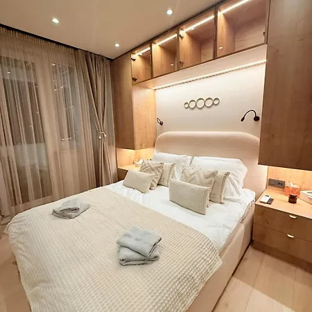 Apartment Lux Boutique 2 Bdr Right Next Gondola Lift *