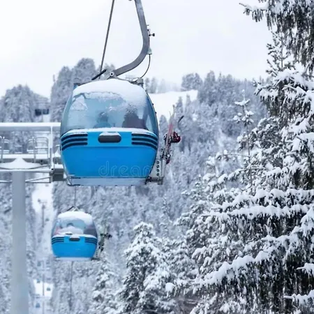 Lux Boutique 2 Bdr Right Next Gondola Lift *